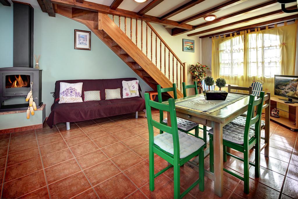 Apartamentos Bellavista Alquézar Room photo